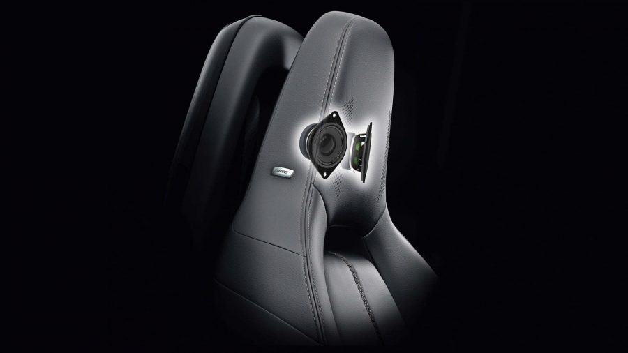 Jointly developed with Bose, the premium 9-speaker audio system including two 45mm UltraNearfield speakers positioned in each of the MX-5’s headrests produces stunning sound quality even with the top down.